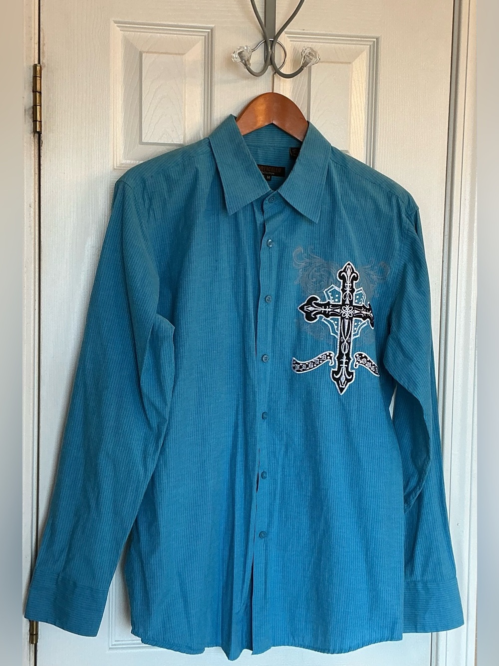 Monticello Men’s Embroidered Cross Long Sleeve Blue Shirt Size Medium